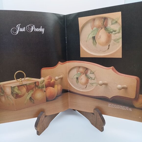 Heart to Heart a Country Collection by Gretchen Cagle 1983 Vintage Craft Pattern - Picture 2 of 3